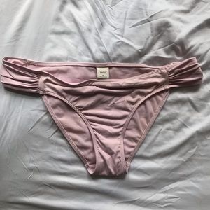 Gilly Hicks Lilac Ruched Bikini Bottoms, size Medium